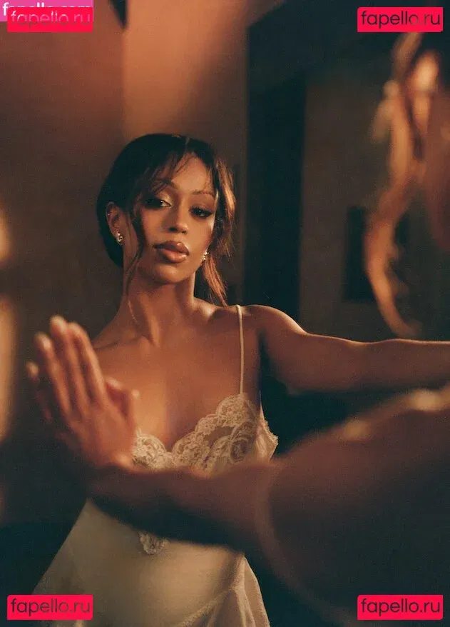 Liza Koshy Onlyfans Photo Gallery 