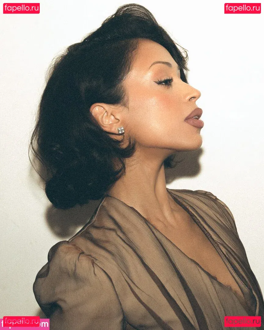 Liza Koshy Onlyfans Photo Gallery 