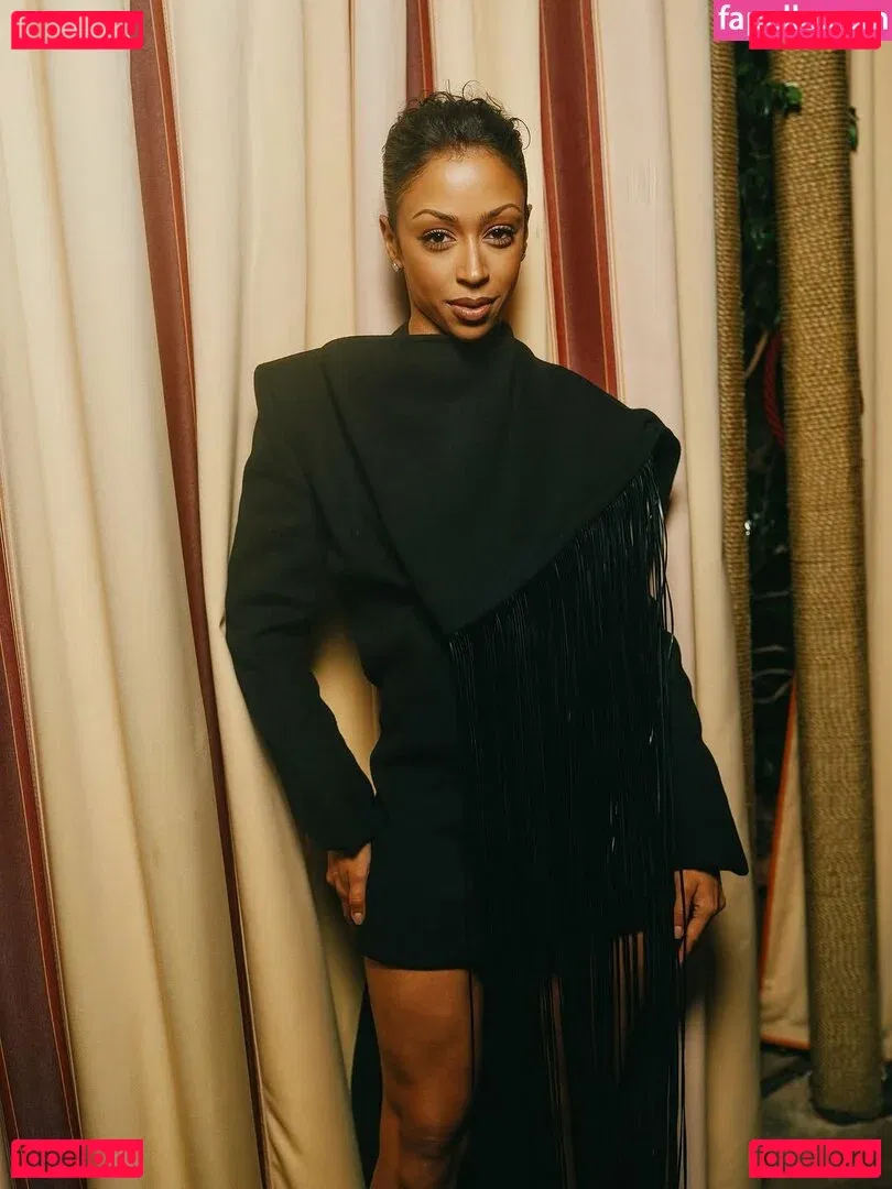 Liza Koshy Onlyfans Photo Gallery 