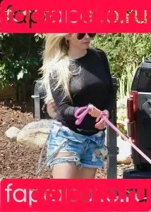 Avril Lavigne Onlyfans Photo Gallery 