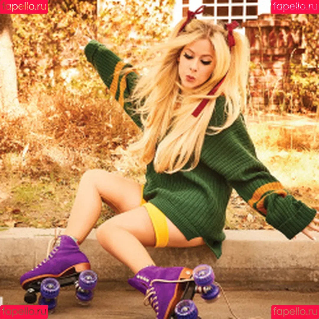 Avril Lavigne Onlyfans Photo Gallery 