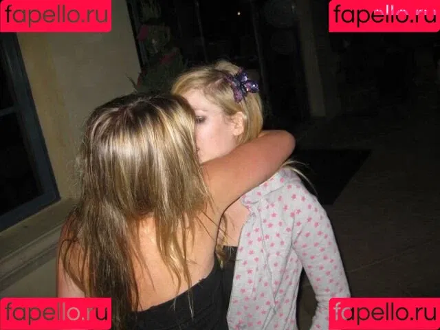 Avril Lavigne Onlyfans Photo Gallery 