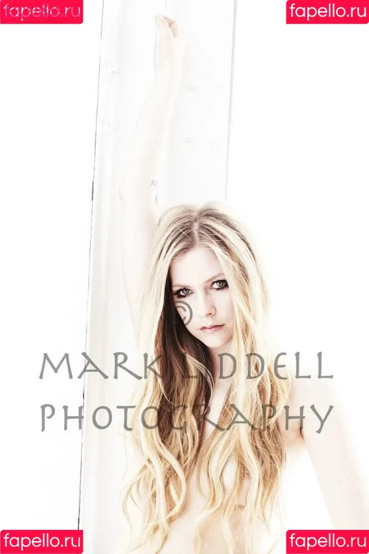 Avril Lavigne Onlyfans Photo Gallery 