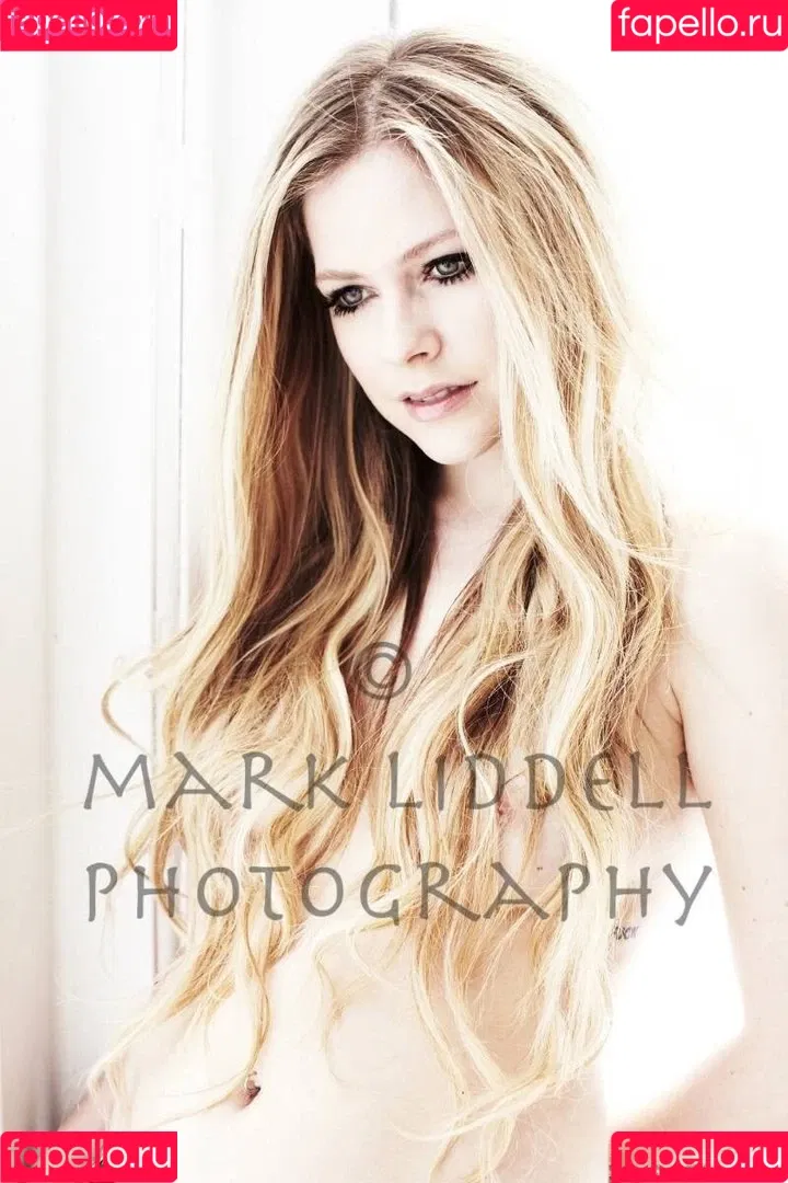 Avril Lavigne Onlyfans Photo Gallery 