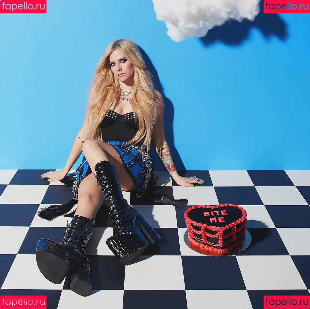 Avril Lavigne Onlyfans Photo Gallery 