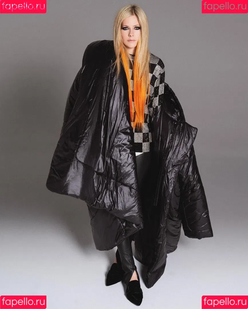 Avril Lavigne Onlyfans Photo Gallery 