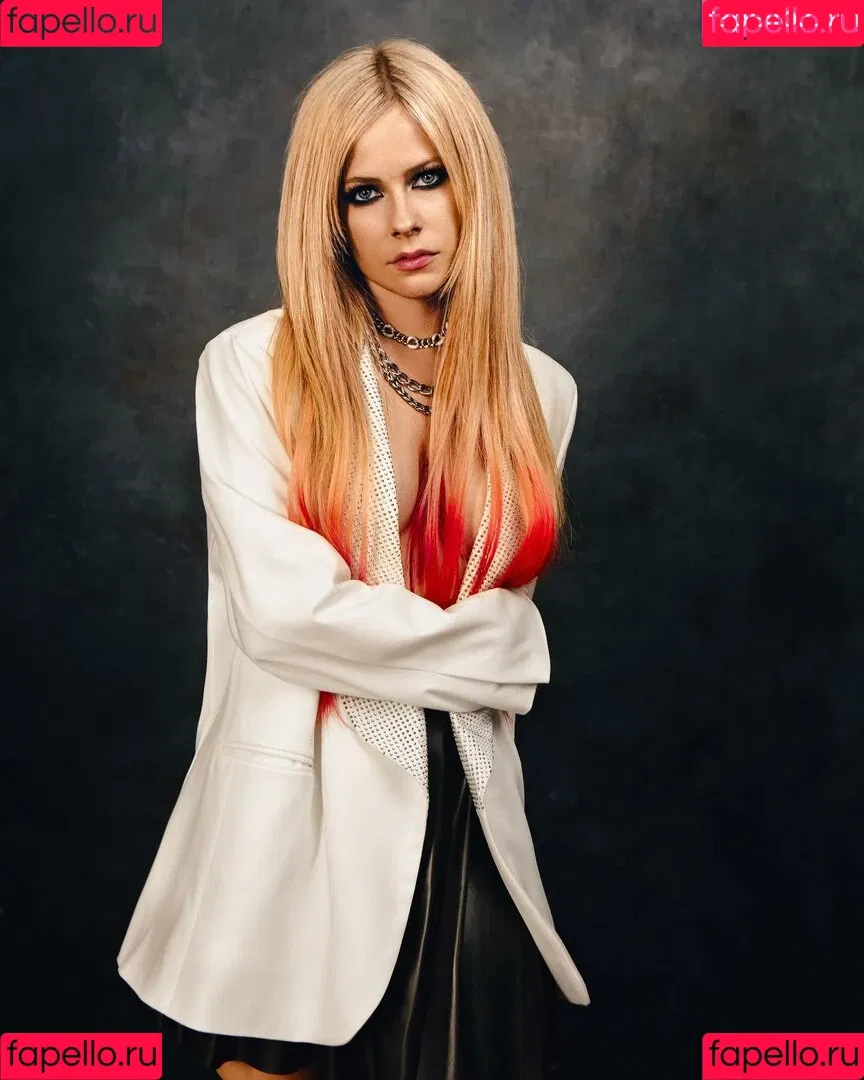 Avril Lavigne Onlyfans Photo Gallery 