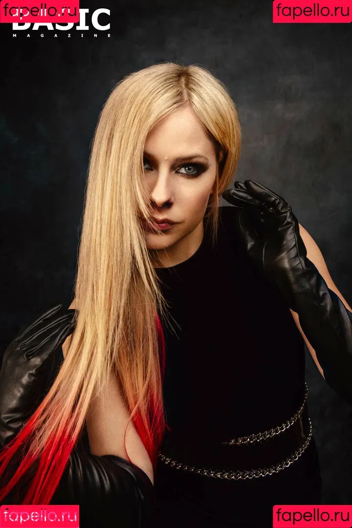 Avril Lavigne Onlyfans Photo Gallery 