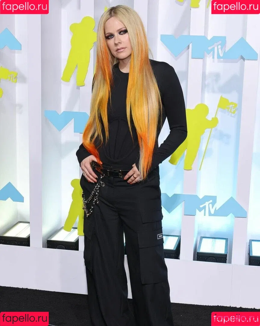 Avril Lavigne Onlyfans Photo Gallery 