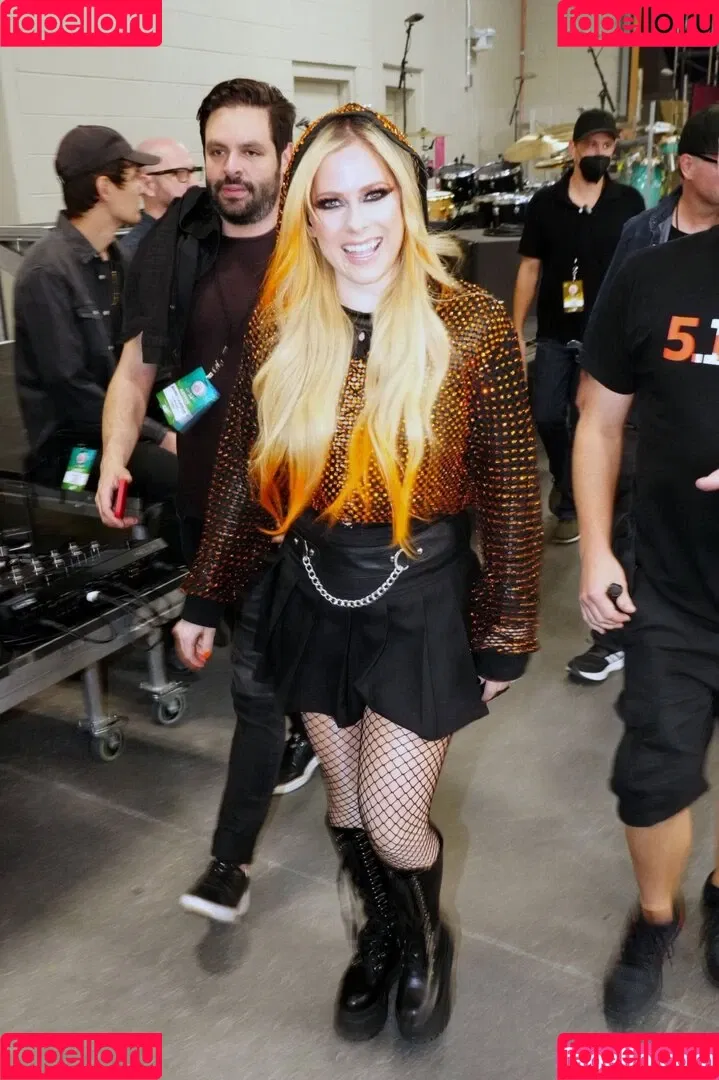 Avril Lavigne Onlyfans Photo Gallery 