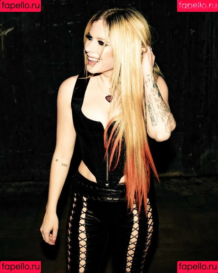 Avril Lavigne Onlyfans Photo Gallery 