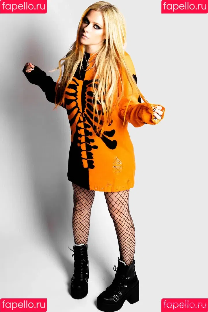 Avril Lavigne Onlyfans Photo Gallery 