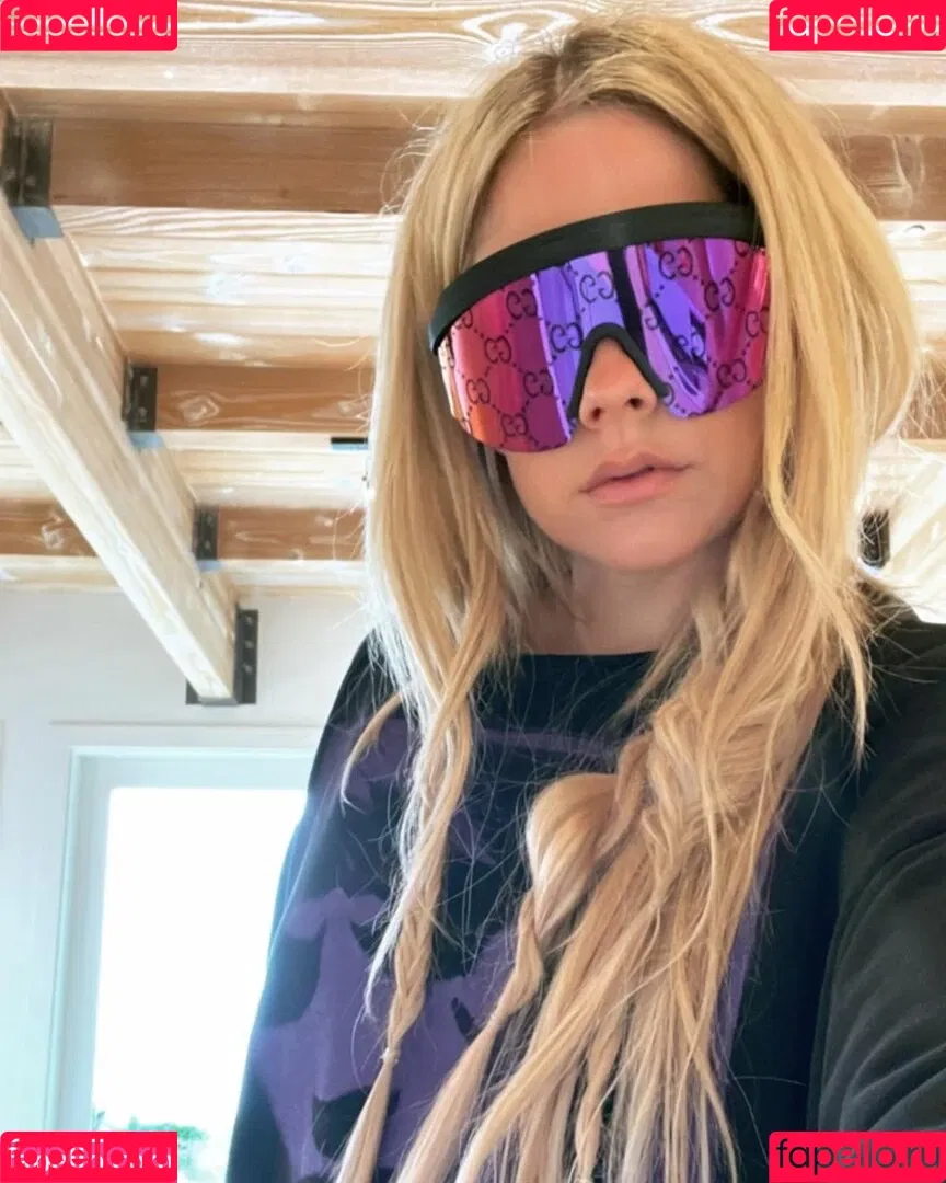 Avril Lavigne Onlyfans Photo Gallery 
