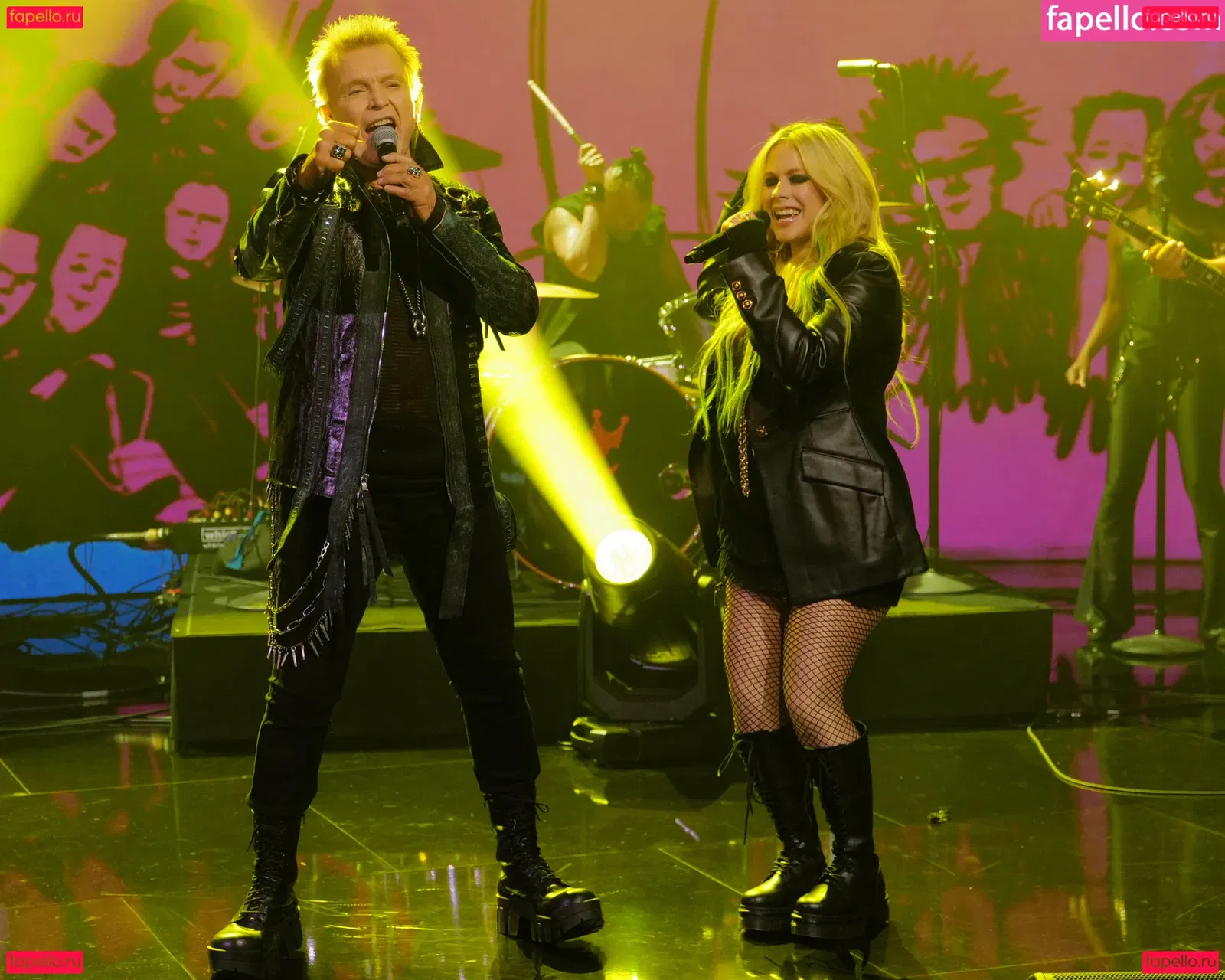 Avril Lavigne Onlyfans Photo Gallery 