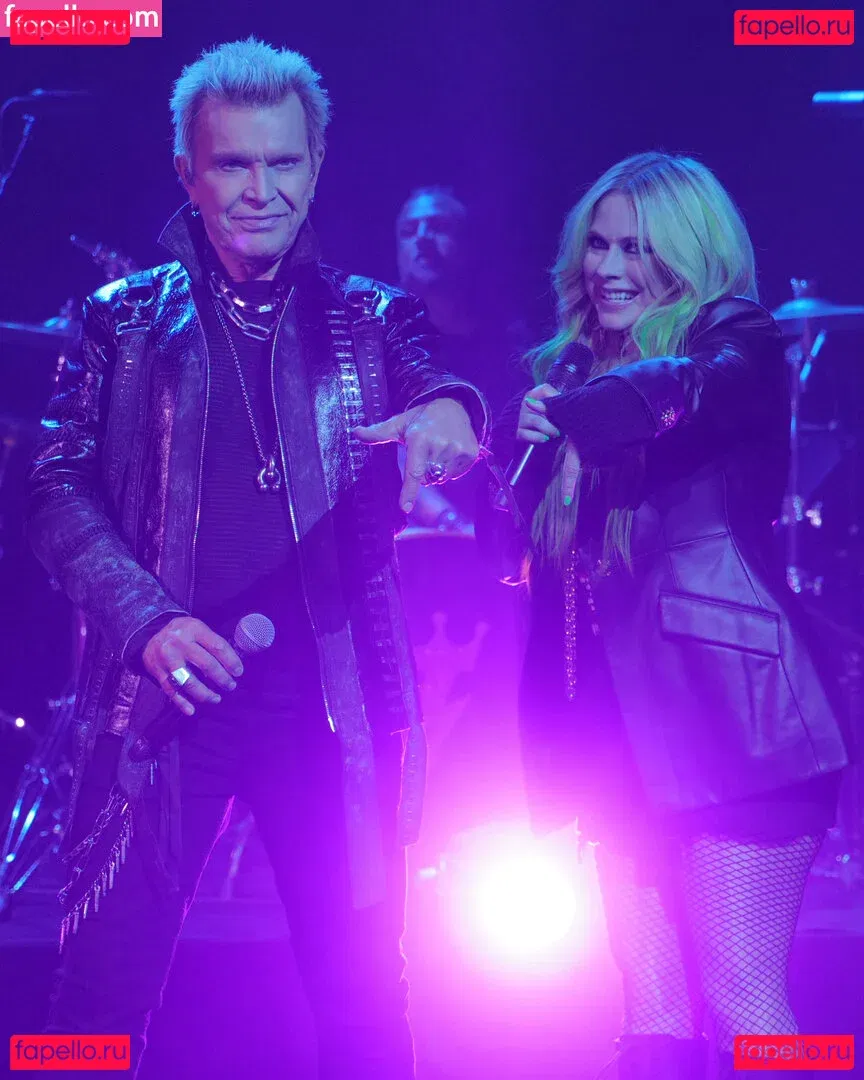 Avril Lavigne Onlyfans Photo Gallery 