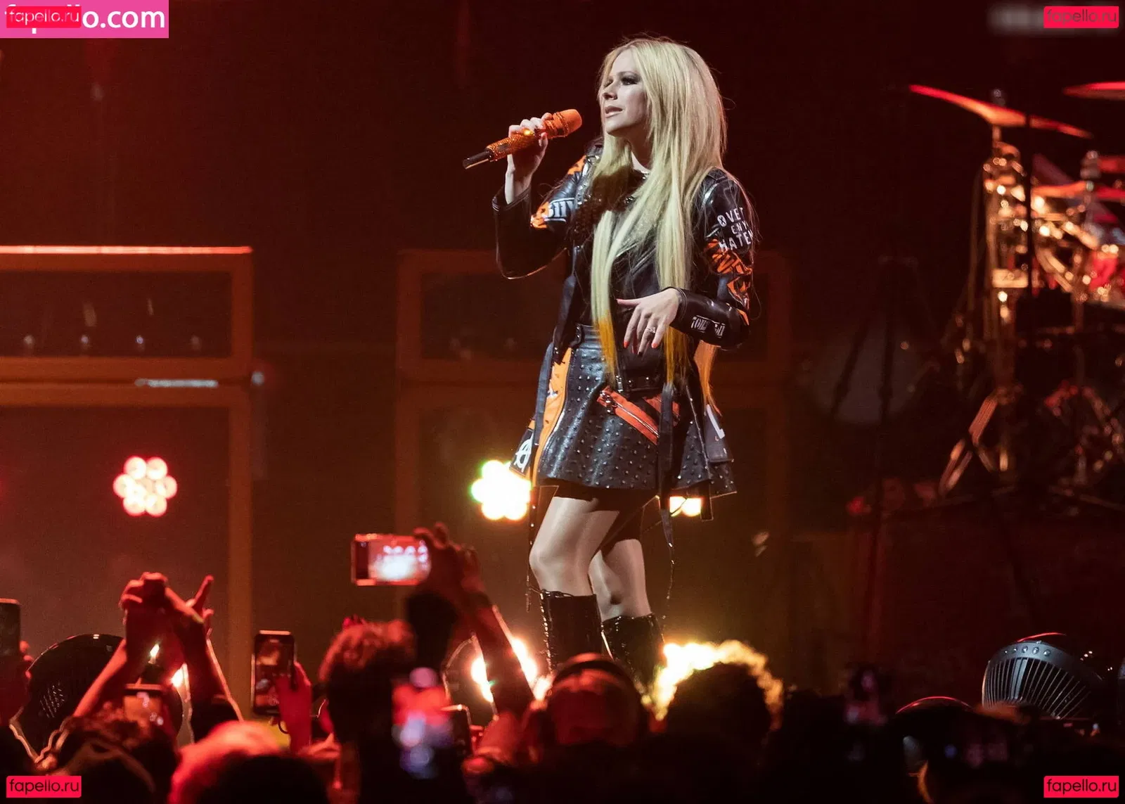 Avril Lavigne Onlyfans Photo Gallery 