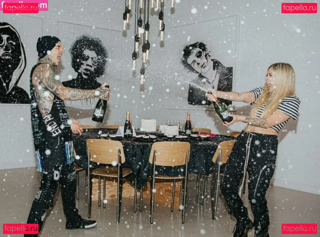 Avril Lavigne Onlyfans Photo Gallery 