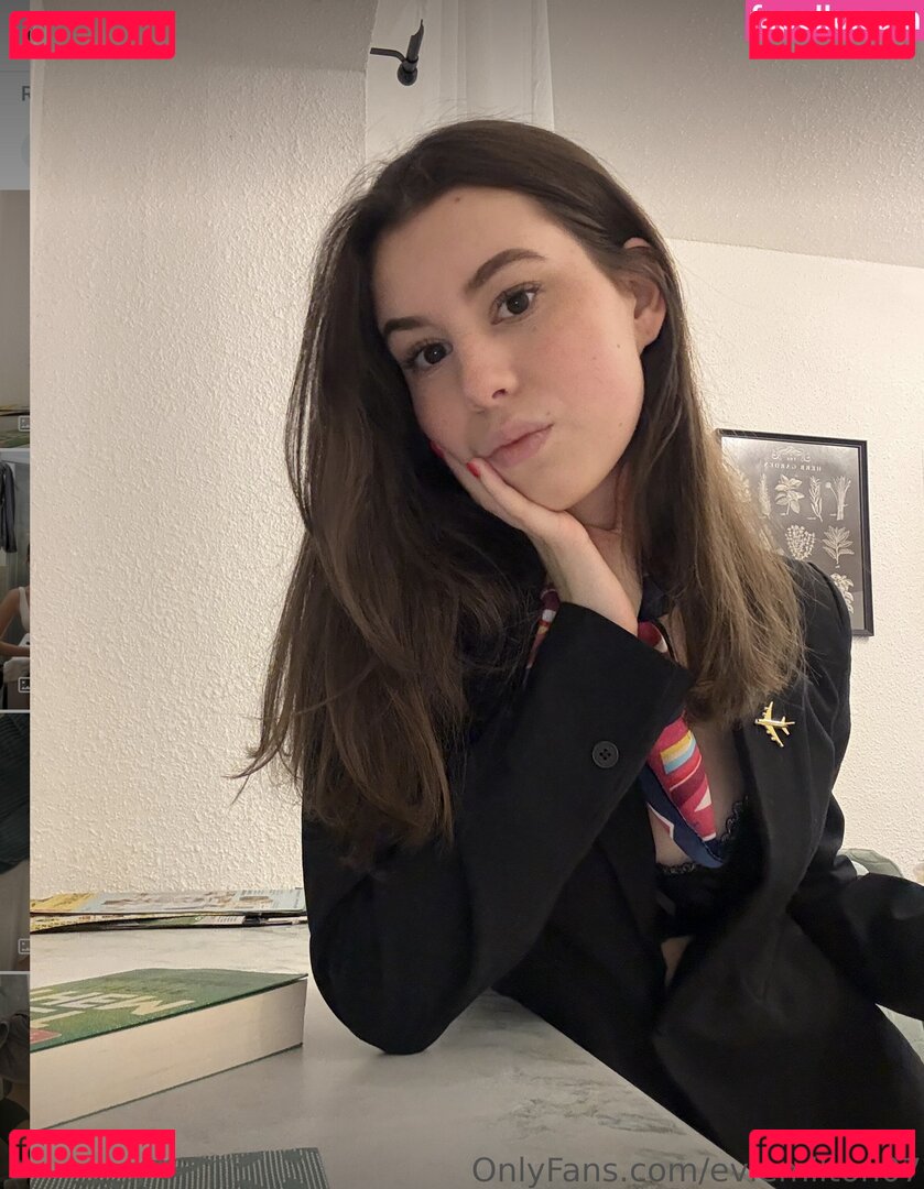 Evie Milton / eviemilton07 / prettyxo.evie Onlyfans Photo Gallery 