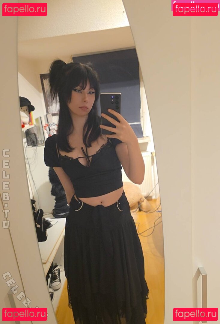 Kleine_Seras Nude Onlyfans Photo 33