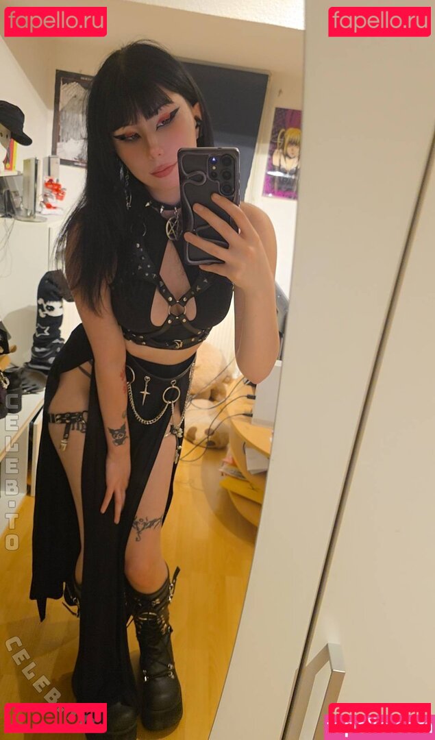 Kleine_Seras Nude Onlyfans Photo 12