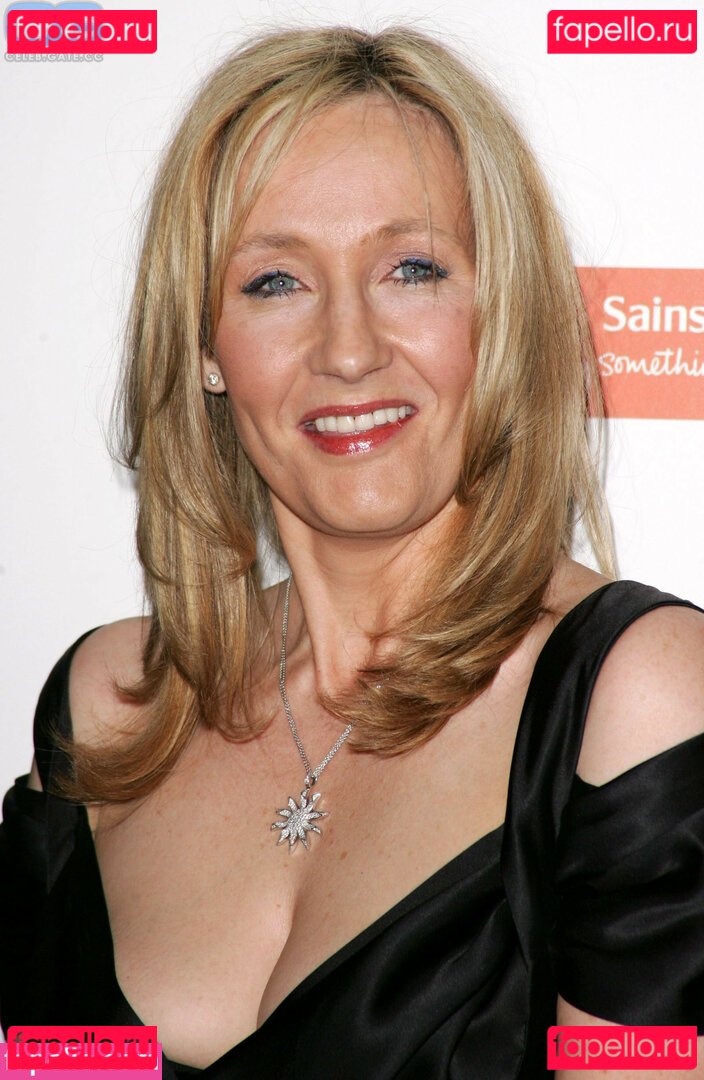 Joanne K Rowling Nude Onlyfans Photo 15