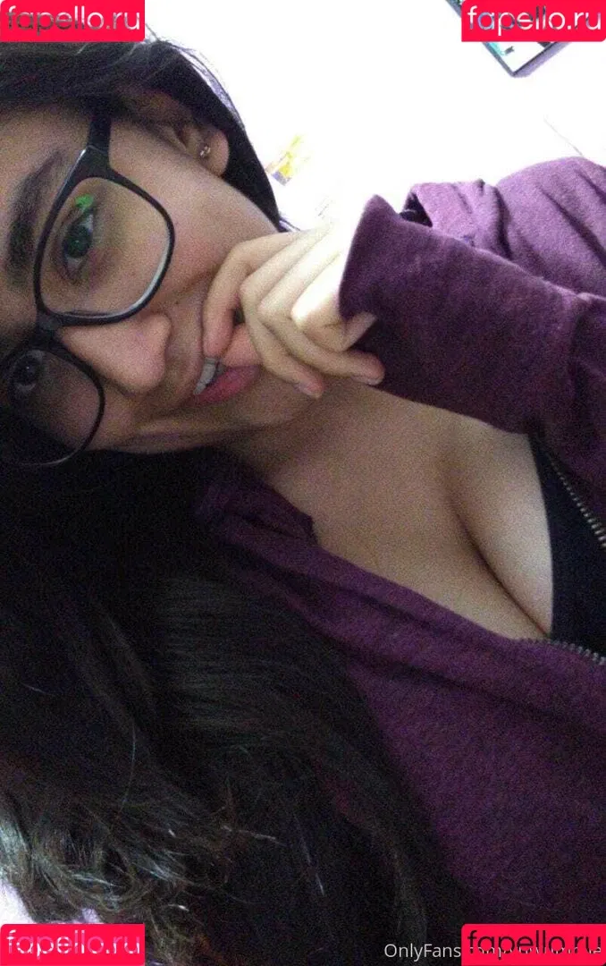 Yuwummie Onlyfans Photo Gallery 