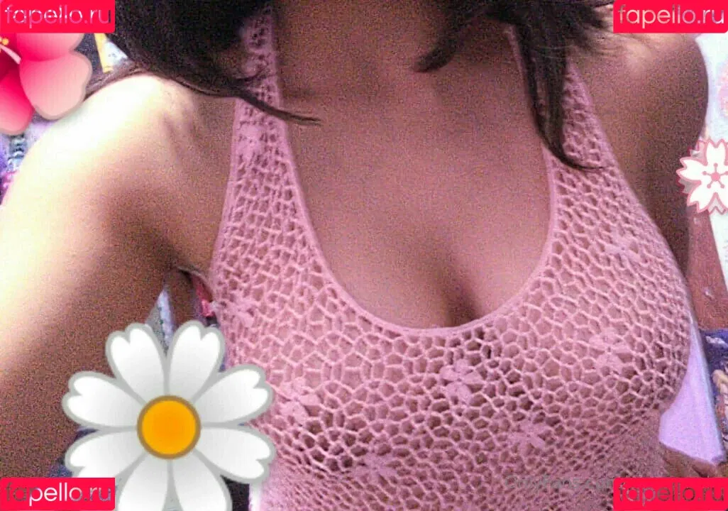 Yuwummie Onlyfans Photo Gallery 