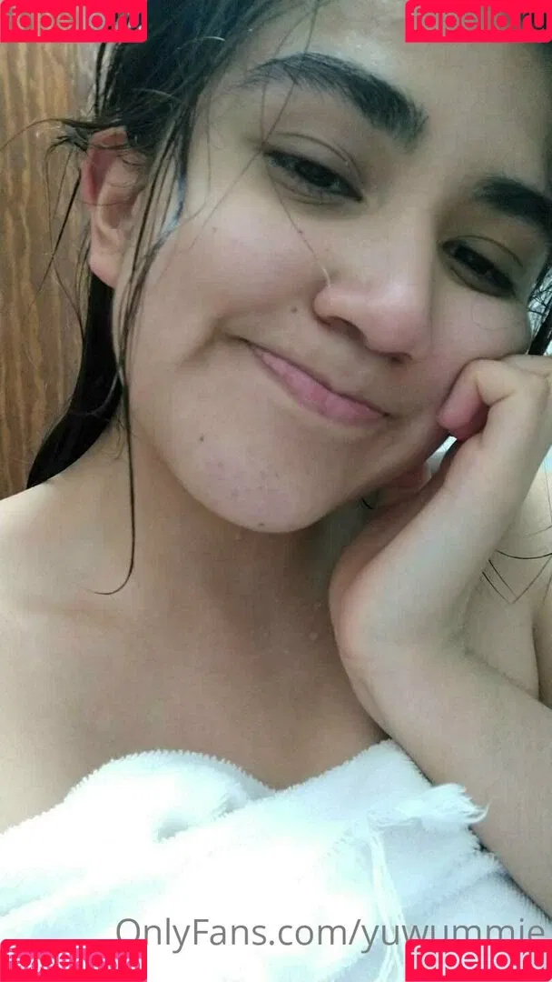 Yuwummie Onlyfans Photo Gallery 