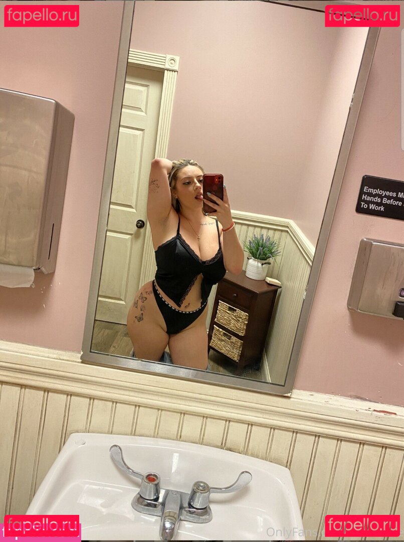 alicortese / alicortese__ Onlyfans Photo Gallery 