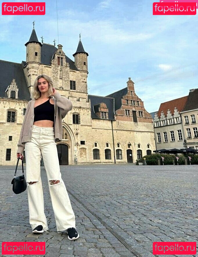 elisa_holt / elisasbits Onlyfans Photo Gallery 