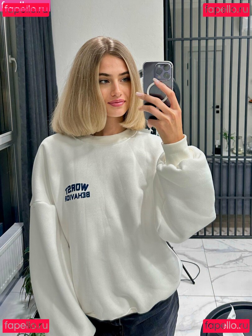 elisa_holt / elisasbits Onlyfans Photo Gallery 