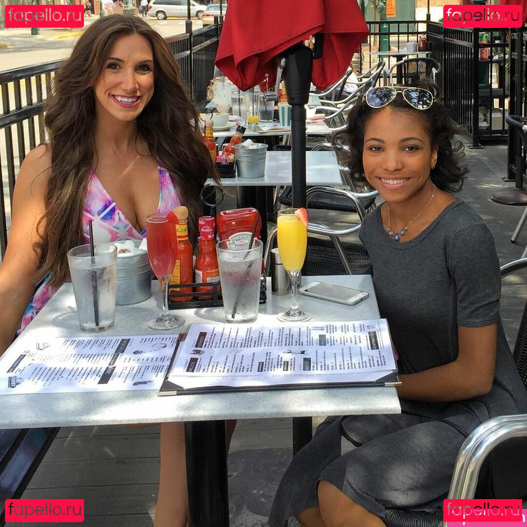 Julie Piraino / julie_turquois / julie_turquoise / therobotunicorn Onlyfans Photo Gallery 