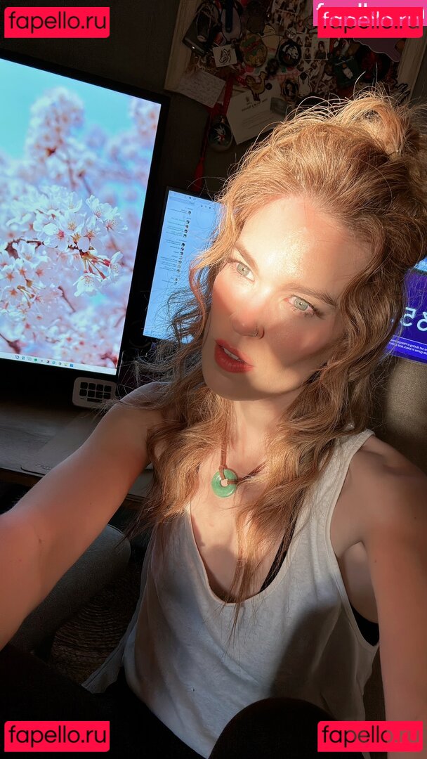 Hollie Bennett / pheonixb / tshaileybennett Onlyfans Photo Gallery 