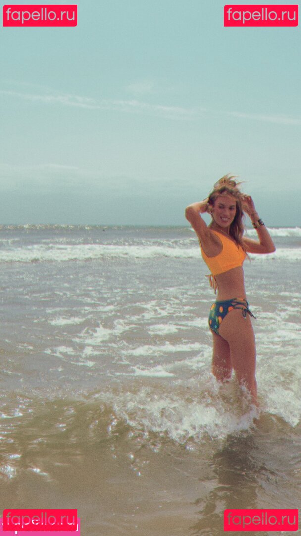 Hollie Bennett / pheonixb / tshaileybennett Onlyfans Photo Gallery 