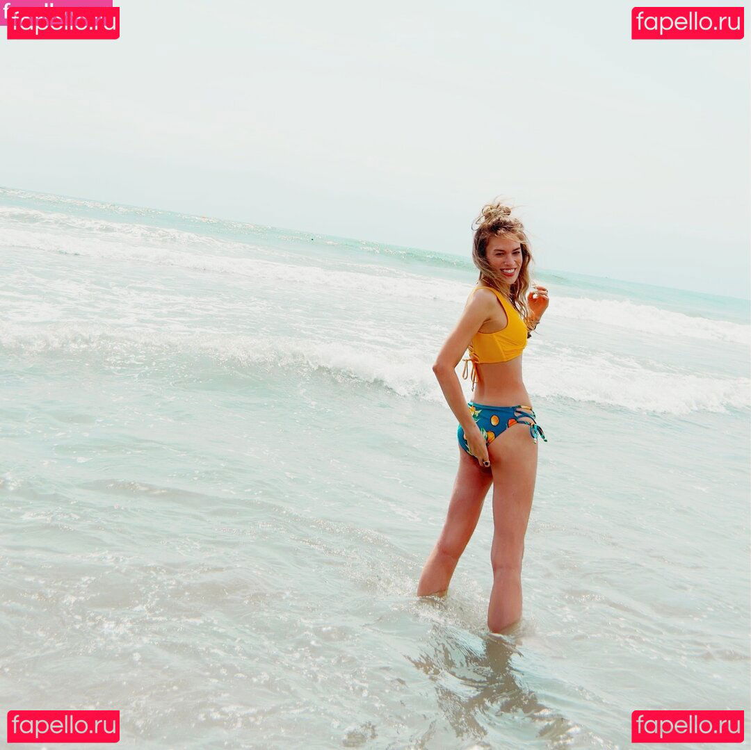 Hollie Bennett / pheonixb / tshaileybennett Onlyfans Photo Gallery 