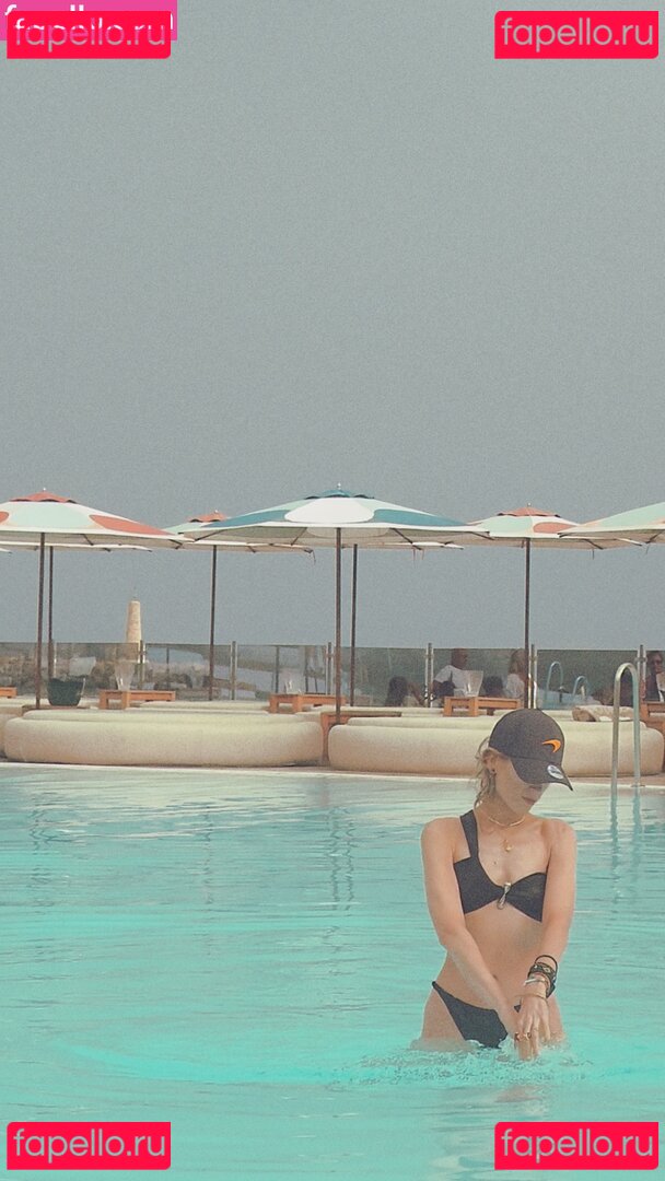 Hollie Bennett / pheonixb / tshaileybennett Onlyfans Photo Gallery 