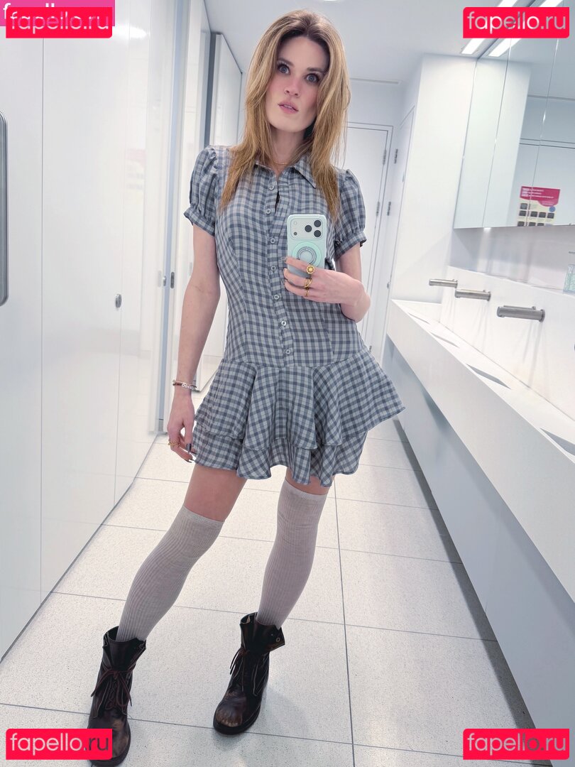 Hollie Bennett / pheonixb / tshaileybennett Onlyfans Photo Gallery 