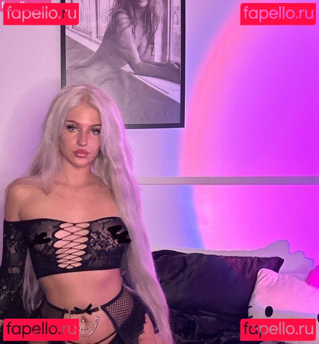 Jula Mayana / barbie420babe / julamayanaaa / xjulamay