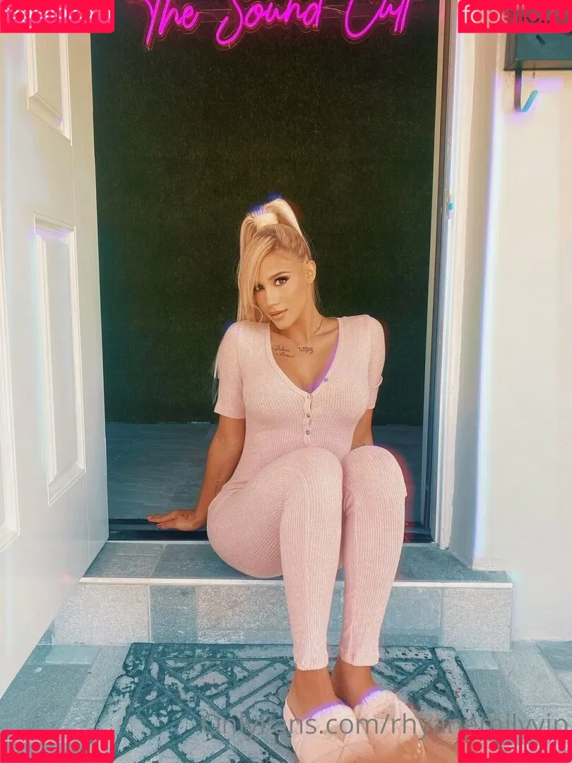 emilyywild1 Onlyfans Photo Gallery 