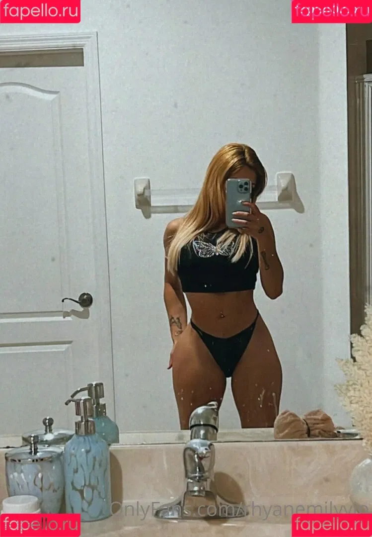 emilyywild1 Onlyfans Photo Gallery 