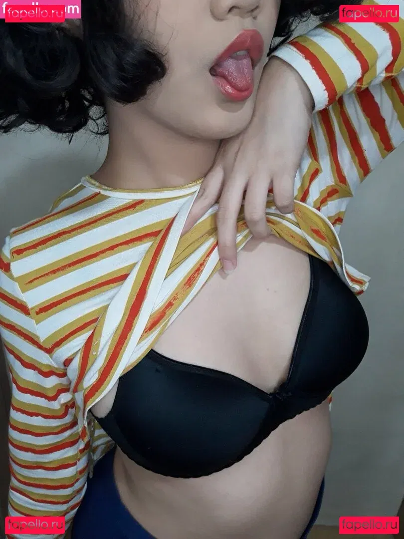 Hana Onlyfans Photo Gallery 