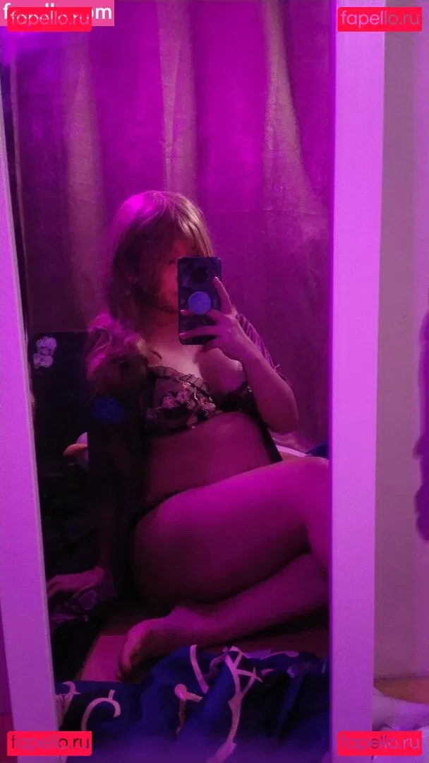 Hana Onlyfans Photo Gallery 