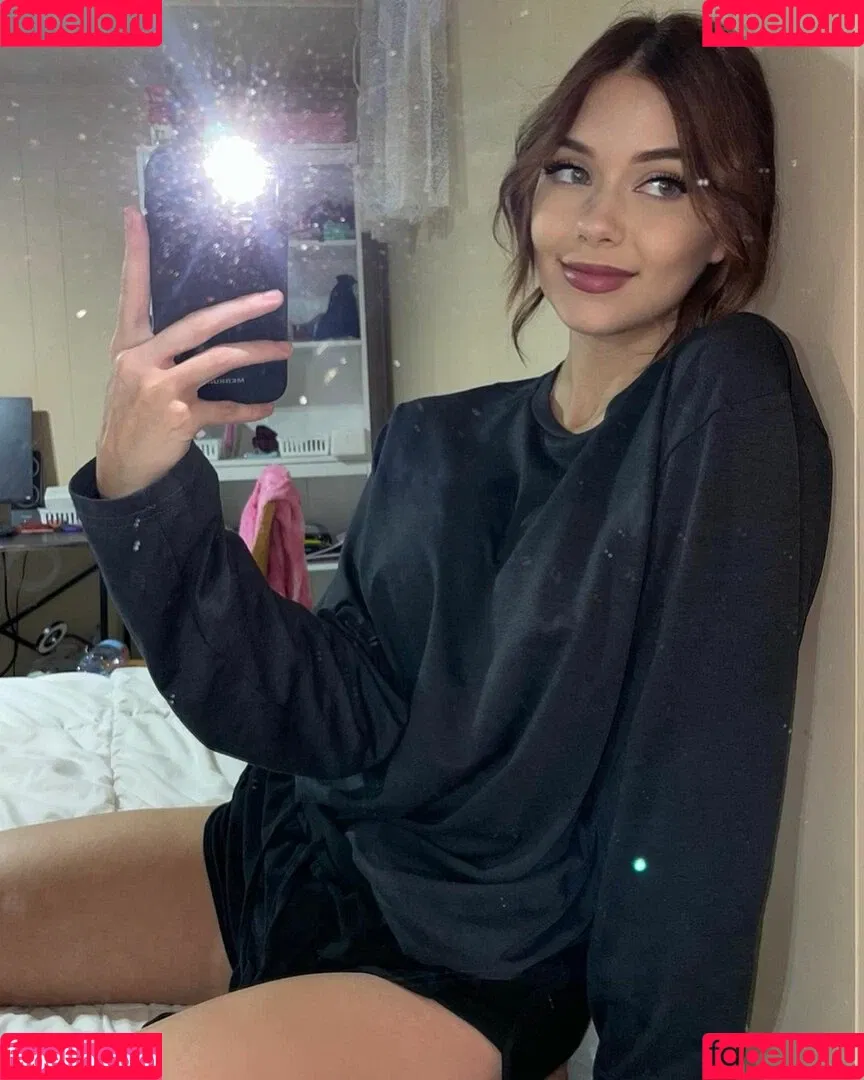 Emily Anne Gordon Onlyfans Photo Gallery 