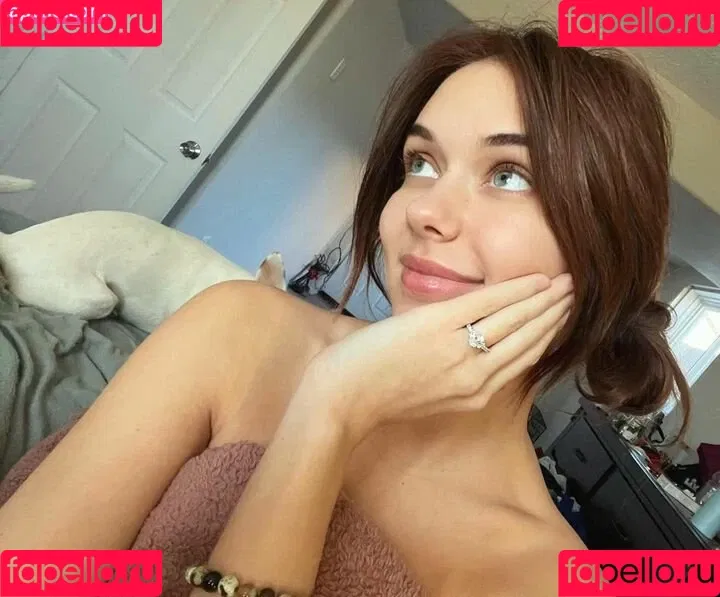 Emily Anne Gordon Onlyfans Photo Gallery 