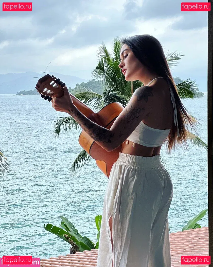 Gabi Melim Onlyfans Photo Gallery 