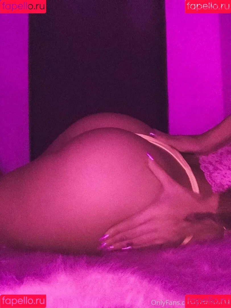 itslolaxo Onlyfans Photo Gallery 