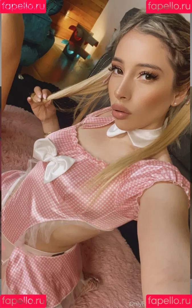 itslolaxo Onlyfans Photo Gallery 