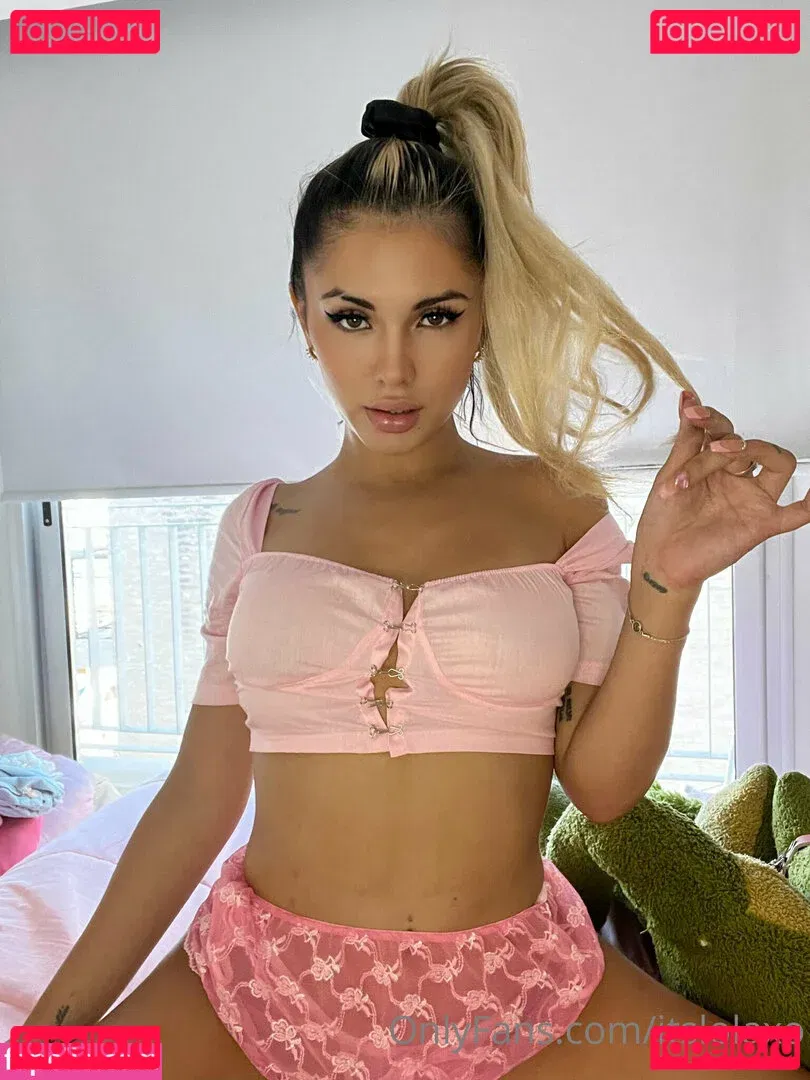 itslolaxo Onlyfans Photo Gallery 