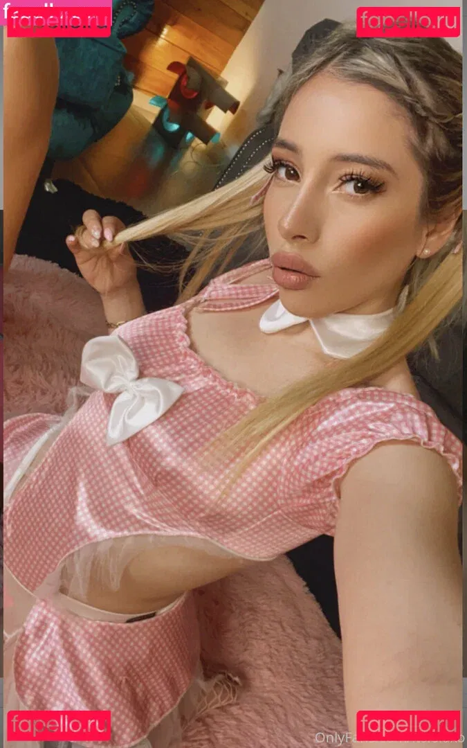 itslolaxo Onlyfans Photo Gallery 