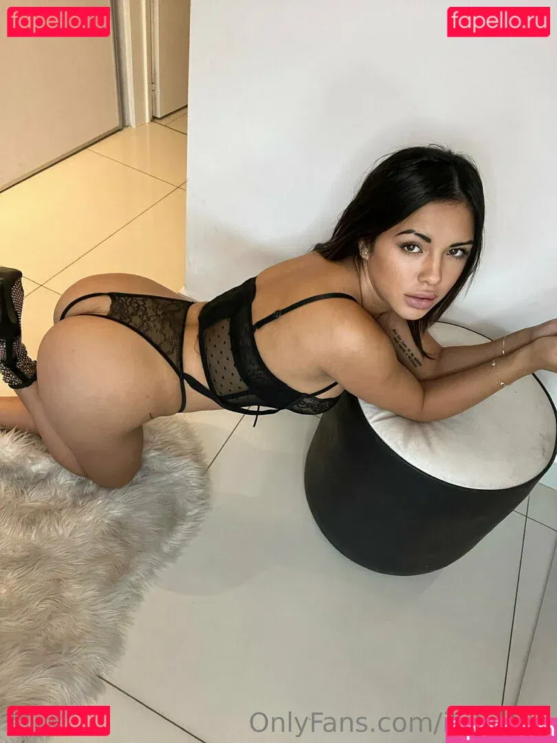 itslolaxo Onlyfans Photo Gallery 